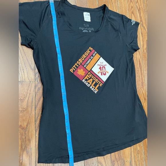 The North Face Black Graphic Tee - Picture 7 of 10